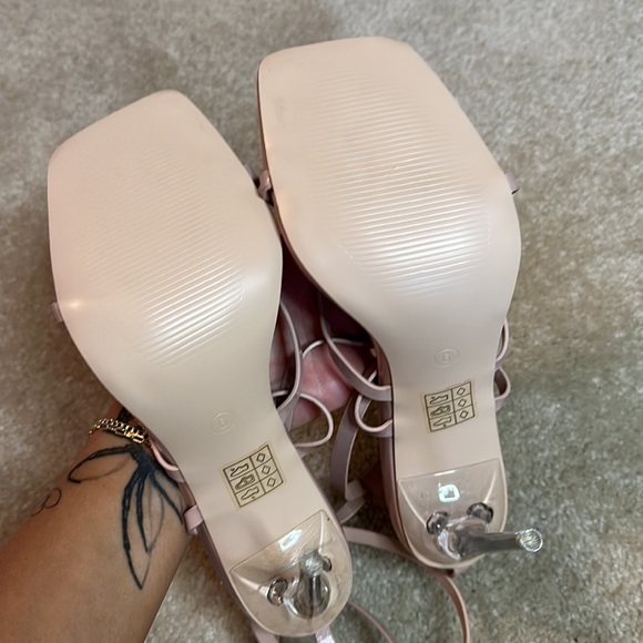 Public desire heels - Picture 3 of 3